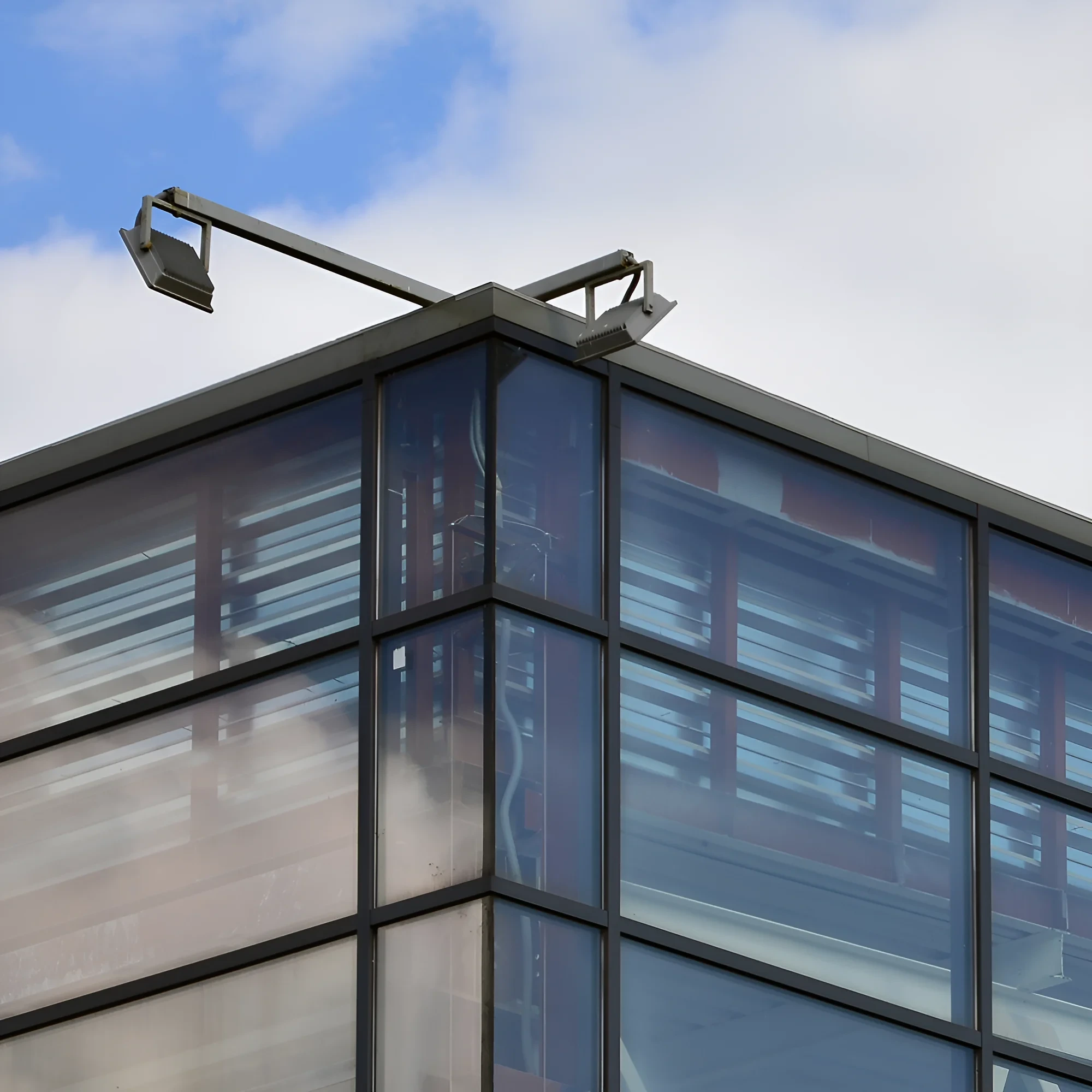LED REFLEKTOR 150W CRNI 4000K IP65 — slika 2